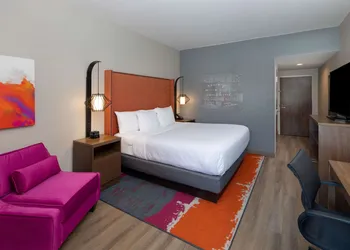 La Quinta Inn & Suites by Wyndham Perry hotel thumbnail 6