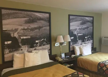 Super 8 by Wyndham West Middlesex/Sharon Area hotel thumbnail 3