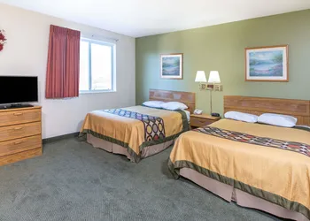 Super 8 by Wyndham West Middlesex/Sharon Area hotel thumbnail 6