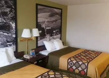 Super 8 by Wyndham West Middlesex/Sharon Area hotel thumbnail 8