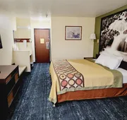 Super 8 by Wyndham Rawlins hotel detail image 4