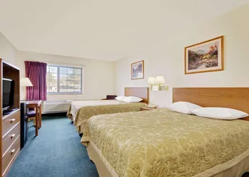 Super 8 by Wyndham Battle Mountain hotel thumbnail 6