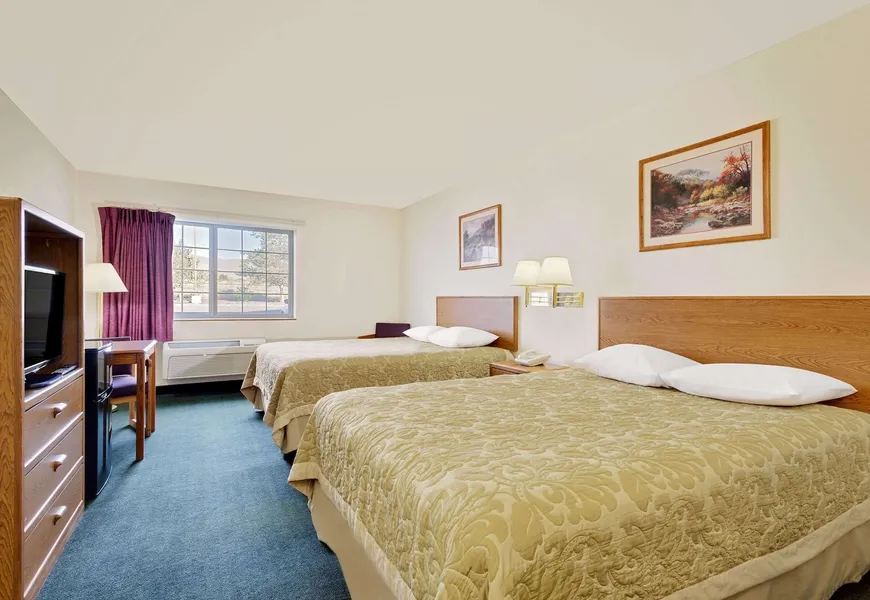 Super 8 by Wyndham Battle Mountain hotel detail image 6