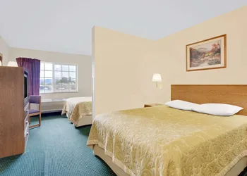 Super 8 by Wyndham Battle Mountain hotel thumbnail 8