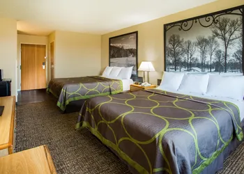 Super 8 by Wyndham Remington hotel thumbnail 4