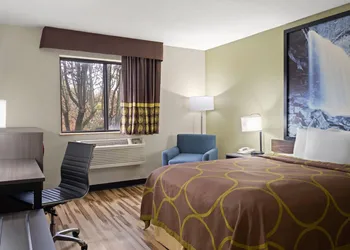 Super 8 by Wyndham Hagerstown I-70 hotel thumbnail 7