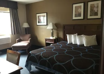 Super 8 by Wyndham Manchester Airport hotel thumbnail 6