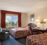 Super 8 by Wyndham Manchester Airport hotel detail image 7
