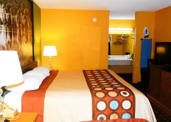 Americas Best Value Inn Darien hotel thumbnail 6