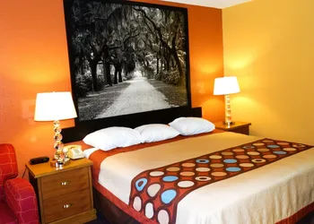 Americas Best Value Inn Darien hotel thumbnail 8