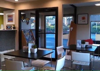 Super 8 by Wyndham Stockbridge hotel thumbnail 6