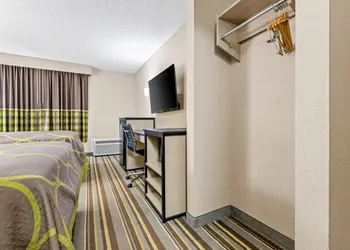 Super 8 by Wyndham Athens hotel thumbnail 8