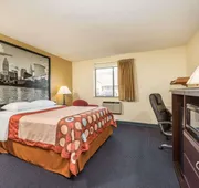 Super 8 by Wyndham Franklin/Middletown Area hotel detail image 3
