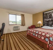 Super 8 by Wyndham Franklin/Middletown Area hotel detail image 4
