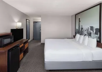 Super 8 by Wyndham Romeoville Bolingbrook hotel thumbnail 4