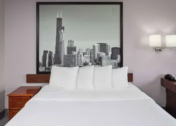 Super 8 by Wyndham Romeoville Bolingbrook hotel thumbnail 8