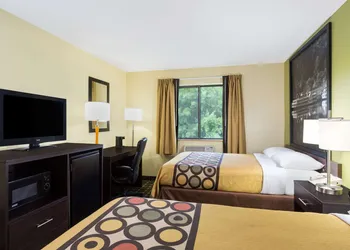 Super 8 by Wyndham Marietta hotel thumbnail 2