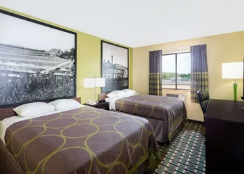 Super 8 by Wyndham Marietta hotel thumbnail 3