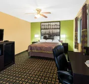 Super 8 by Wyndham Marietta hotel detail image 4