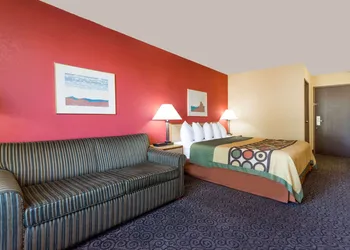 Super 8 by Wyndham Appleton hotel thumbnail 5