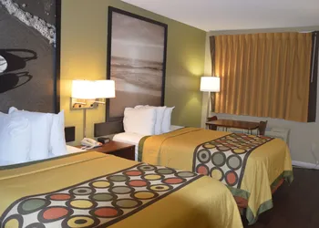 Super 8 by Wyndham Monticello hotel thumbnail 4