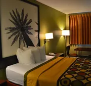 Super 8 by Wyndham Monticello hotel detail image 7