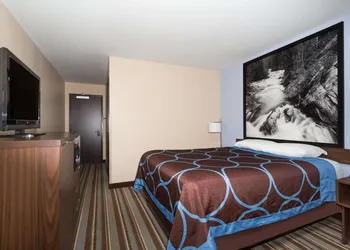 Super 8 by Wyndham Longmont/Twin Peaks hotel thumbnail 5