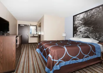 Super 8 by Wyndham Longmont/Twin Peaks hotel thumbnail 6