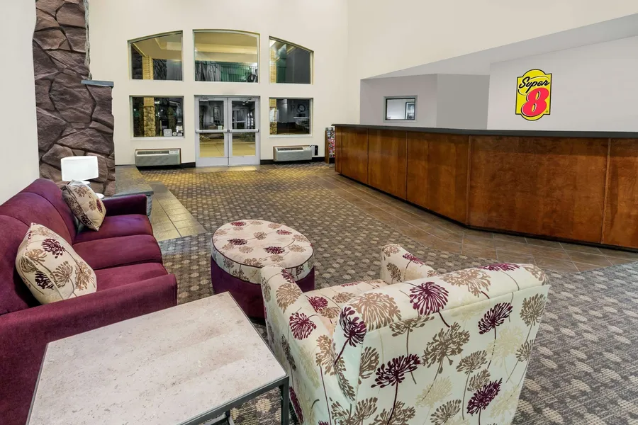 Super 8 by Wyndham Central Pt Medford hotel detail image 2