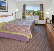 Super 8 by Wyndham Central Pt Medford hotel detail image 4