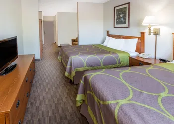 Super 8 by Wyndham Central Pt Medford hotel thumbnail 8