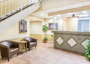 Americas Best Value Inn Knoxville Downtown North hotel thumbnail 2