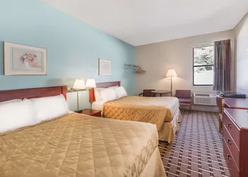 Americas Best Value Inn Knoxville Downtown North hotel thumbnail 4