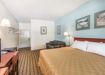 Americas Best Value Inn Knoxville Downtown North hotel thumbnail 6
