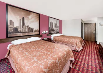 Super 8 by Wyndham Paris IL hotel thumbnail 8