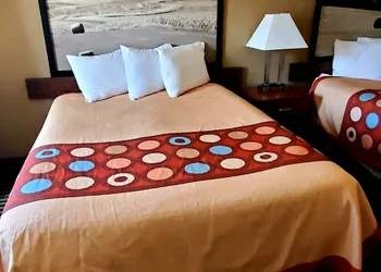 Super 8 by Wyndham Marshalltown hotel thumbnail 4