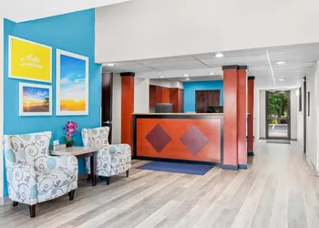 Days Inn by Wyndham Brunswick Bath Area hotel thumbnail 2