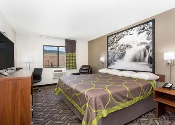 Super 8 by Wyndham Dubois hotel thumbnail 7