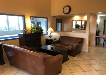 Super 8 by Wyndham Kennewick hotel thumbnail 4