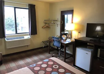 Super 8 by Wyndham Kennewick hotel thumbnail 5