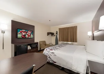 Red Roof Inn Auburn hotel thumbnail 7