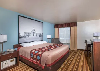 Super 8 by Wyndham Claremore OK hotel thumbnail 5