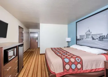Super 8 by Wyndham Claremore OK hotel thumbnail 6