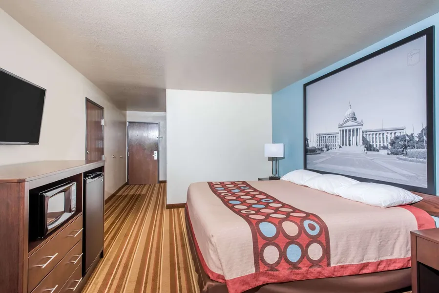 Super 8 by Wyndham Claremore OK hotel detail image 6