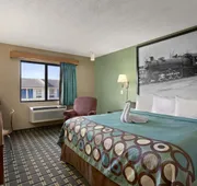 Super 8 by Wyndham Russellville hotel detail image 3