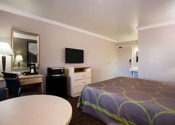 Super 8 by Wyndham Vacaville hotel thumbnail 8