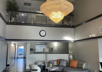 Super 8 by Wyndham Weatherford hotel thumbnail 2
