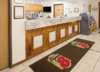 Super 8 by Wyndham Omaha Eppley Airport/Carter Lake hotel thumbnail 2