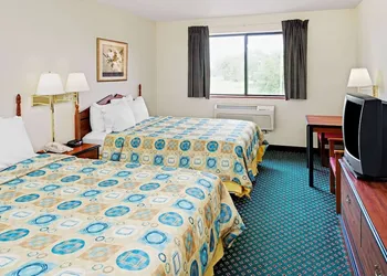 Super 8 by Wyndham Omaha Eppley Airport/Carter Lake hotel thumbnail 8
