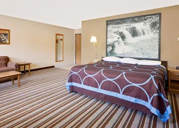 Super 8 by Wyndham Elkins hotel thumbnail 6